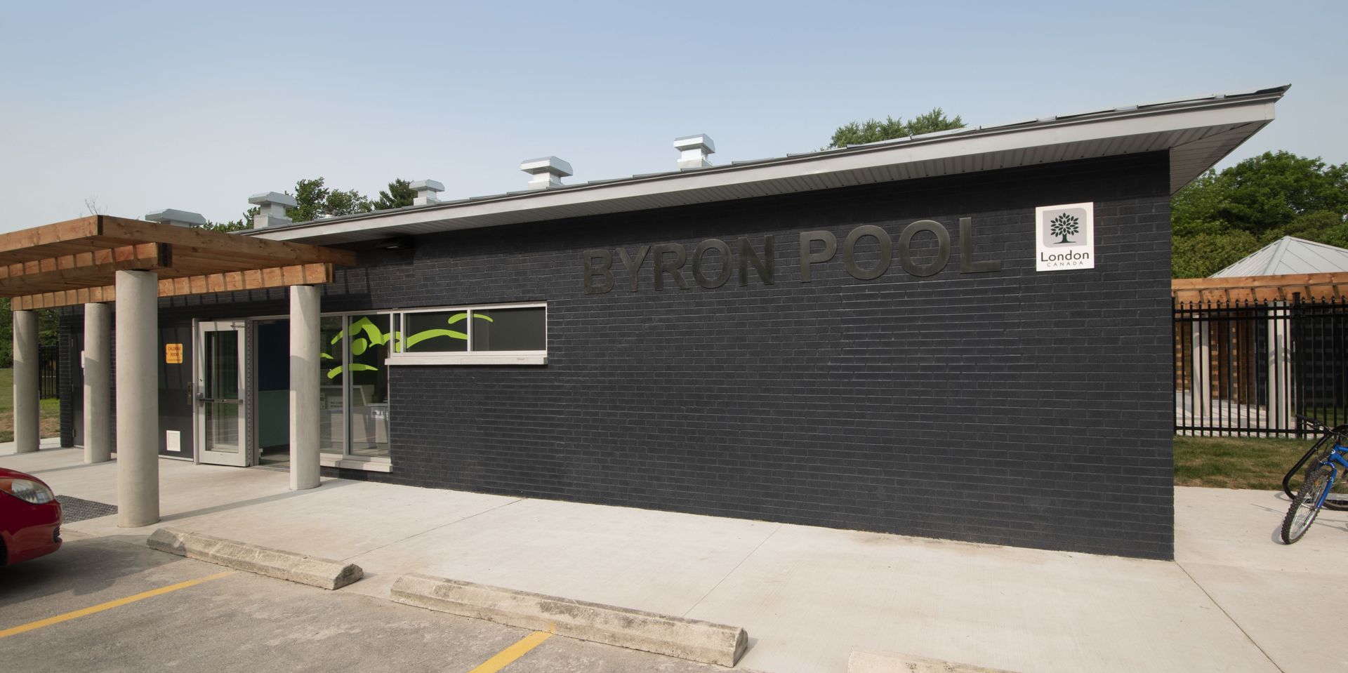 2283-17-1-byron-pool-jet_0479-edited
