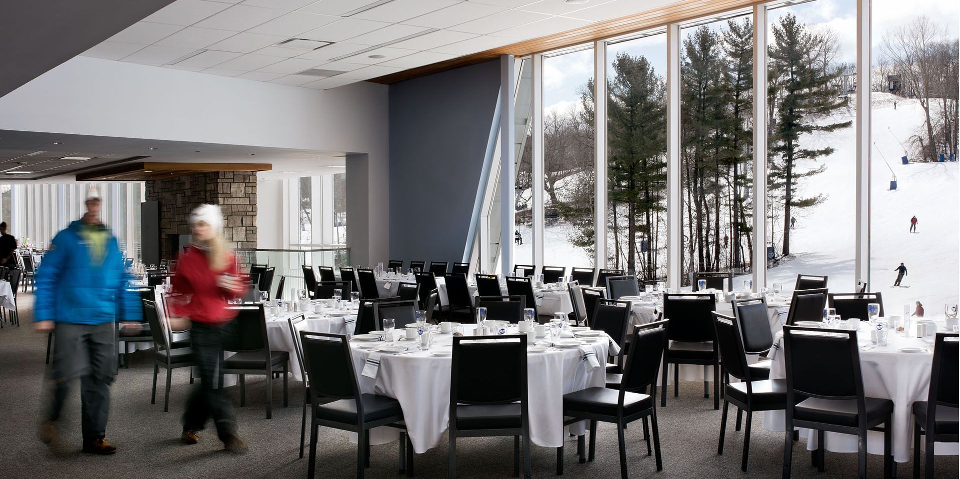 6boler_BolerChalet-upstairsseating-2