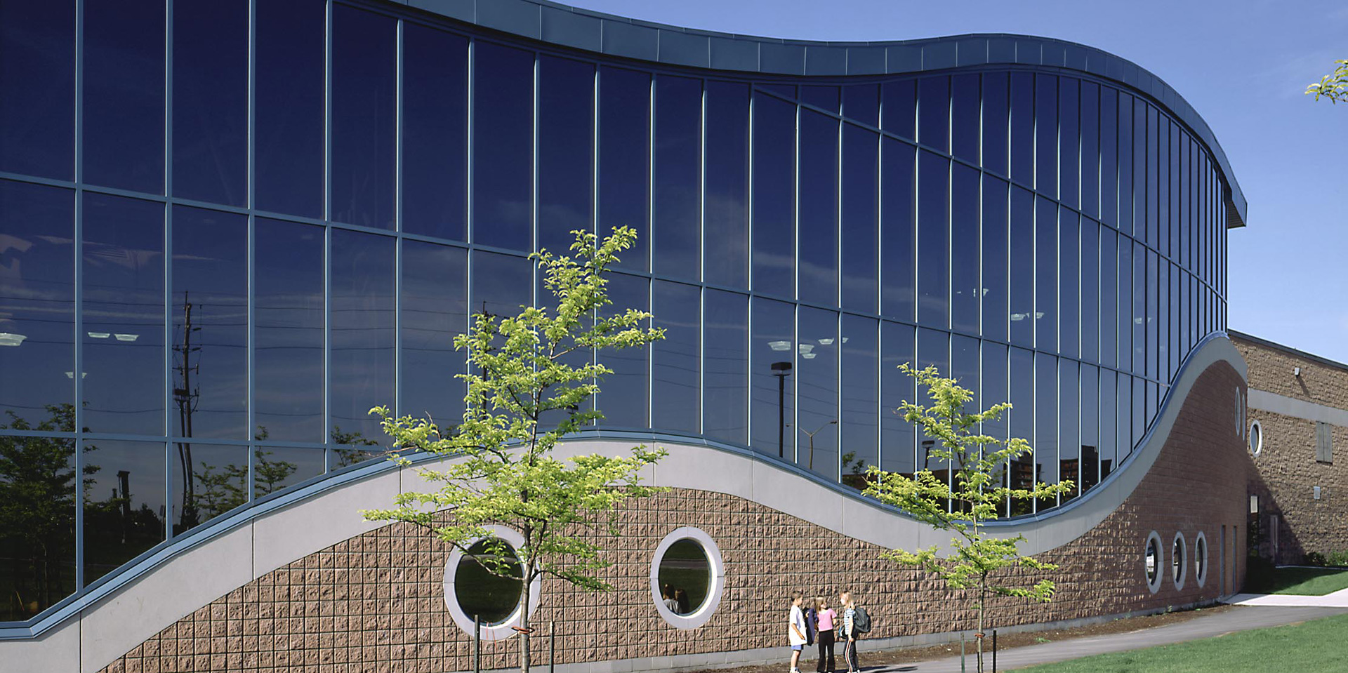 White-Oaks-Public-School-and-South-Community-Leisure-Centre2