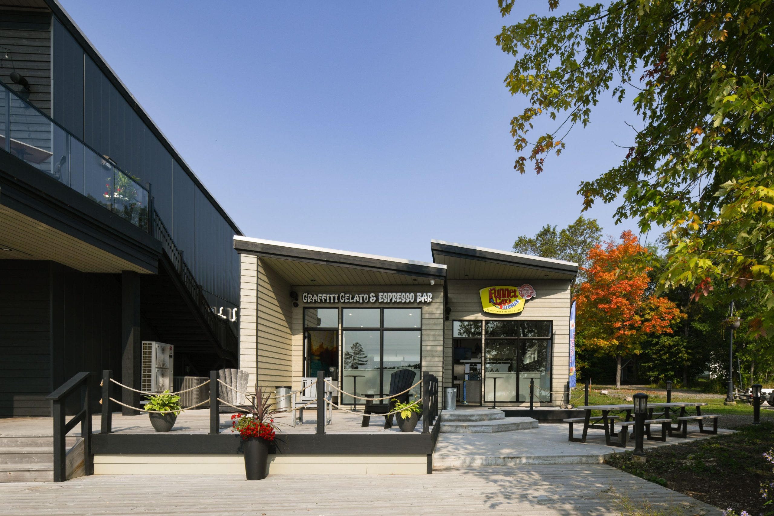 2251-16 Muskoka Lake Marine_professional_web_09