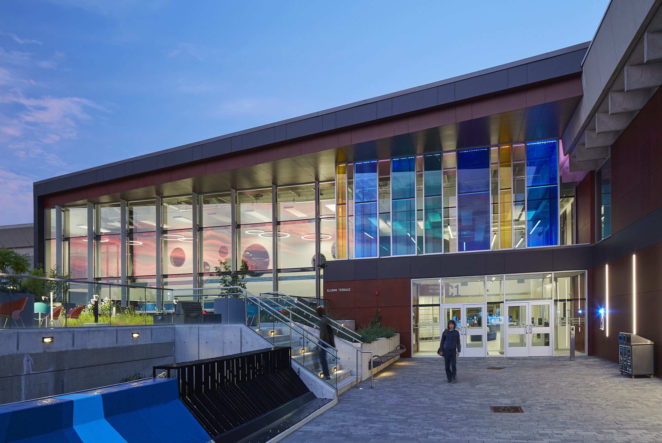 2431-20 Lambton College-Entrace3